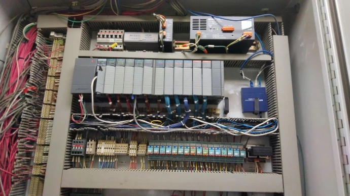 Allen Bradley SLC 5/05  PLC Control System